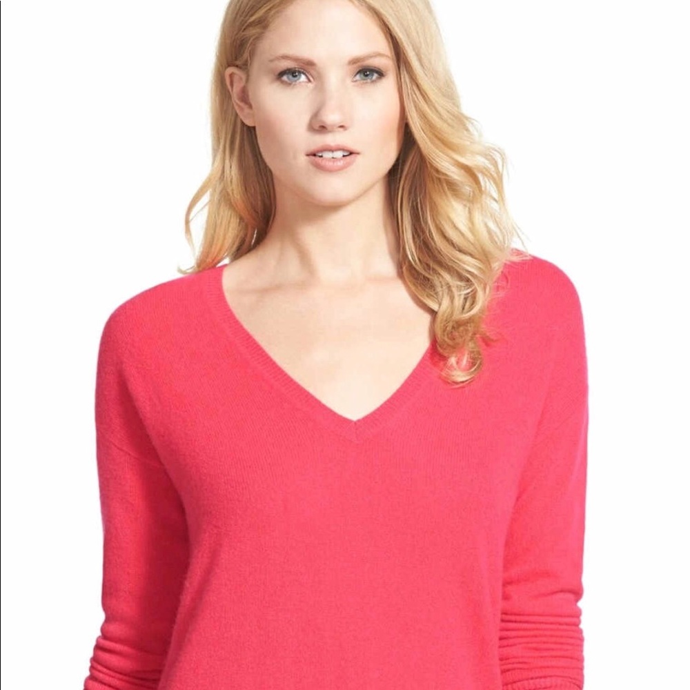 Halogen V-Neck Cashmere Sweater